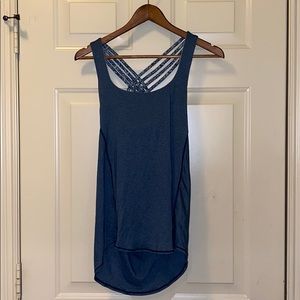 🍋 Lululemon tank with build in bra